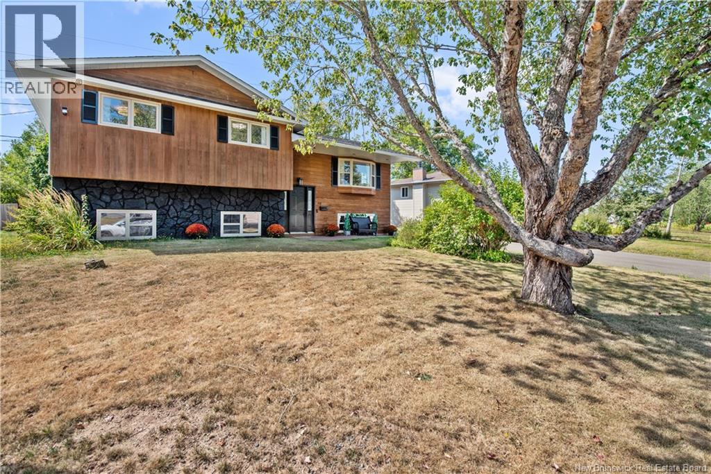 98 Henderson Avenue, Riverview, New Brunswick  E1B 3P3 - Photo 1 - NB125966
