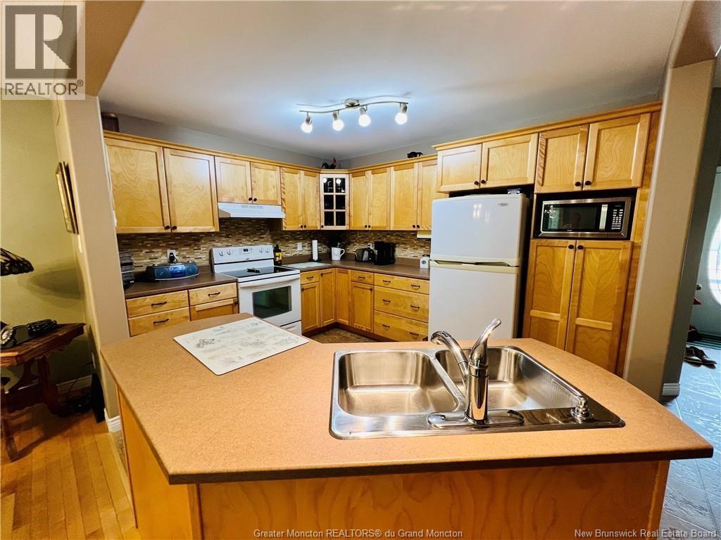 148 Damien Street, Dieppe, New Brunswick  E1A 0H3 - Photo 4 - NB126023