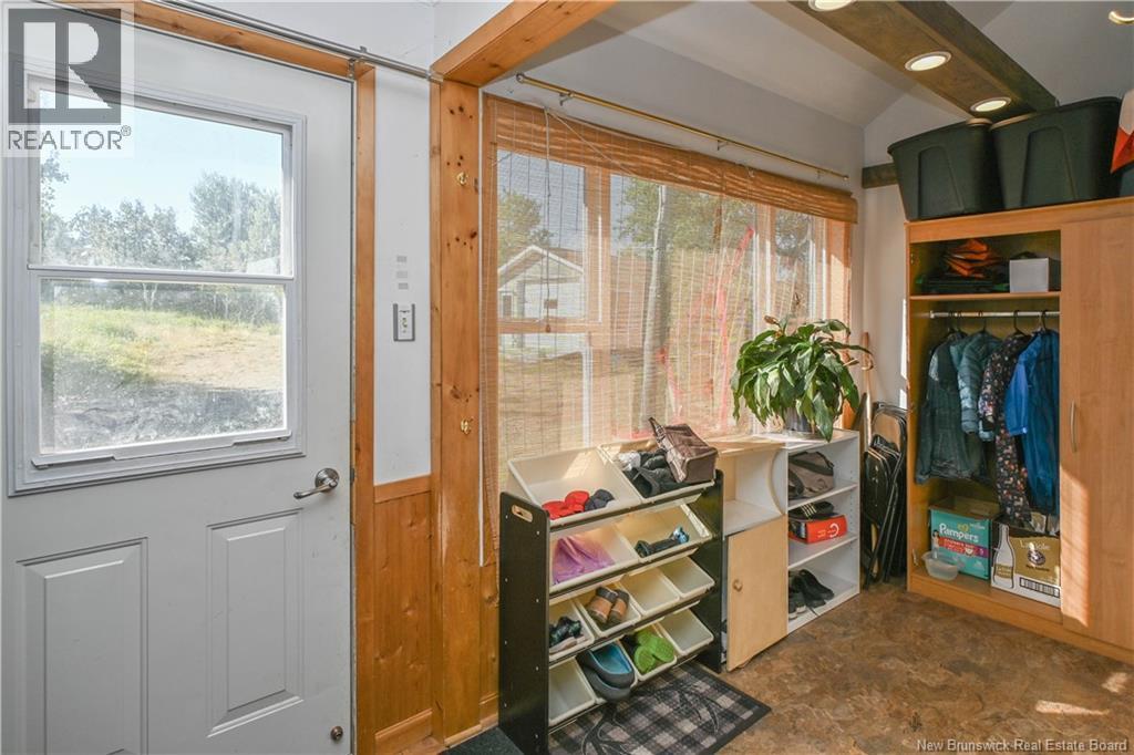 336 Saint-Pierre O. Boulevard, Caraquet, New Brunswick  E1W 1A3 - Photo 13 - NB126054