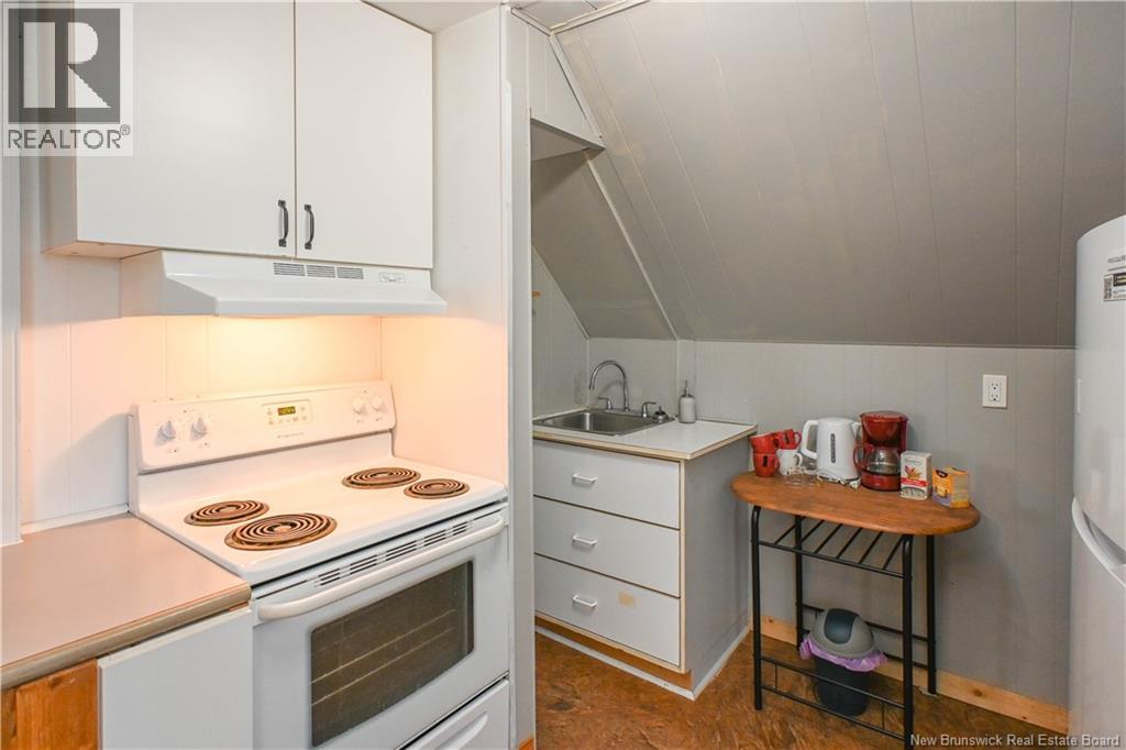 336 Saint-Pierre O. Boulevard, Caraquet, New Brunswick  E1W 1A3 - Photo 29 - NB126054