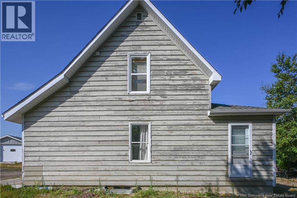 336 Saint-Pierre O. Boulevard, Caraquet, New Brunswick  E1W 1A3 - Photo 4 - NB126054