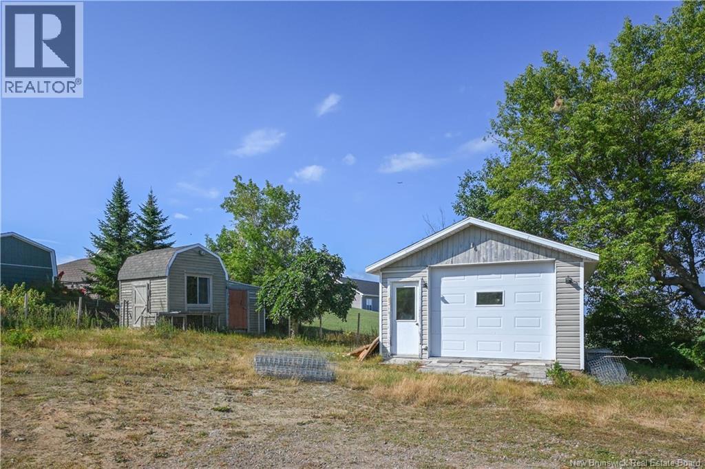 336 Saint-Pierre O. Boulevard, Caraquet, New Brunswick  E1W 1A3 - Photo 6 - NB126054