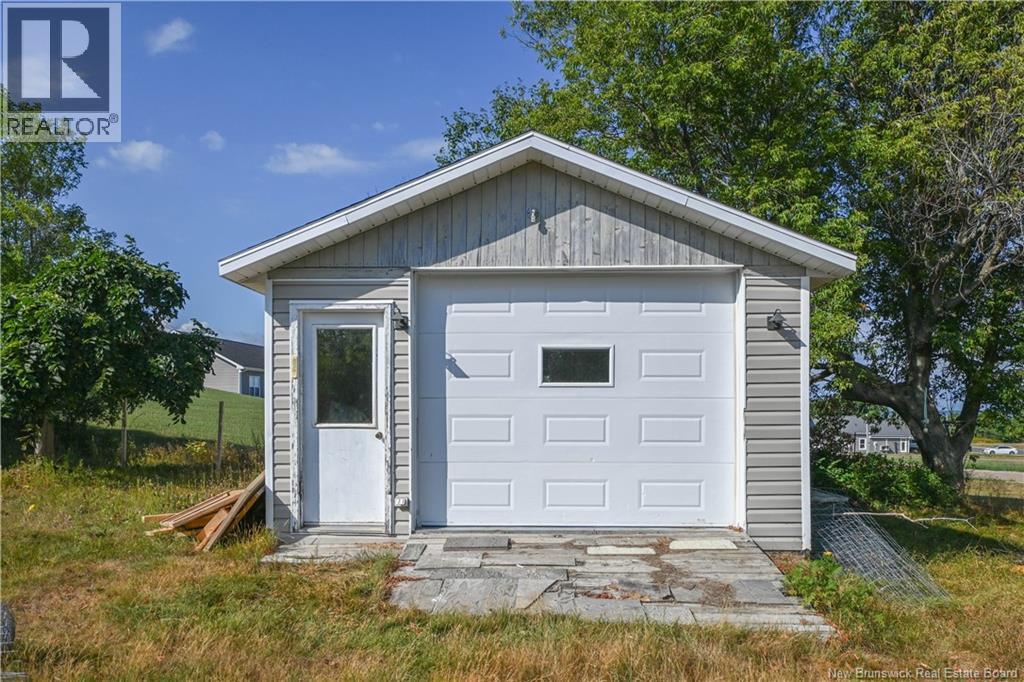 336 Saint-Pierre O. Boulevard, Caraquet, New Brunswick  E1W 1A3 - Photo 7 - NB126054