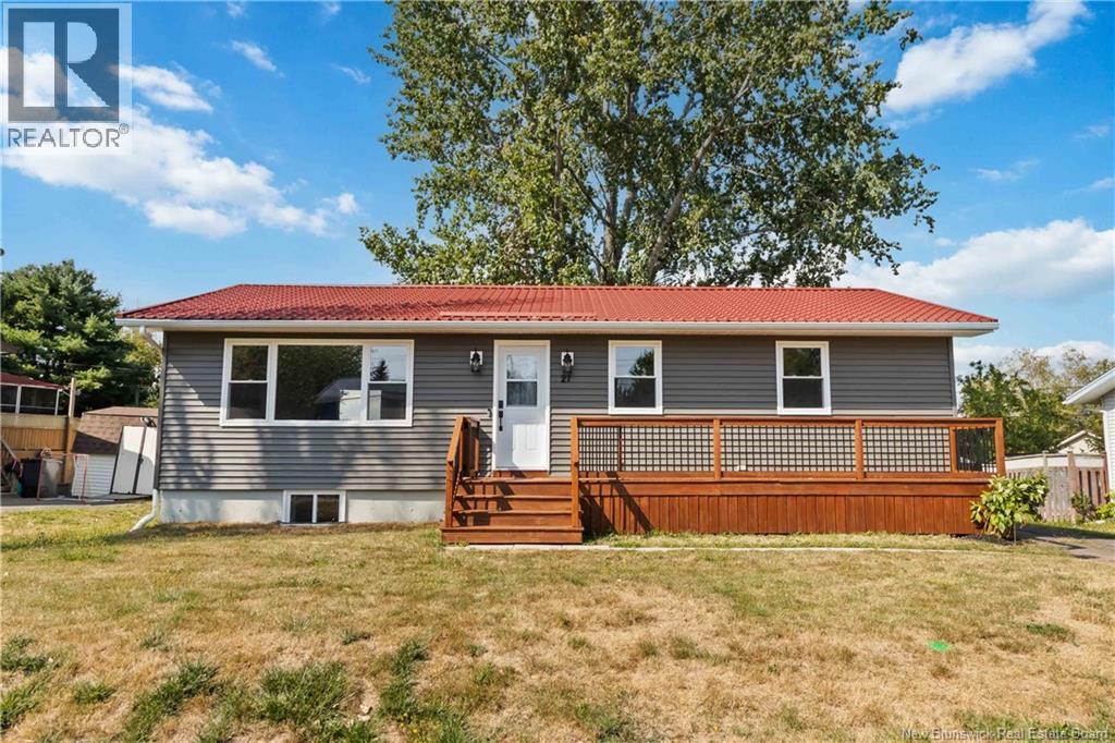 21 Teesdale Street, Moncton, New Brunswick  E1A 5K6 - Photo 2 - NB125887