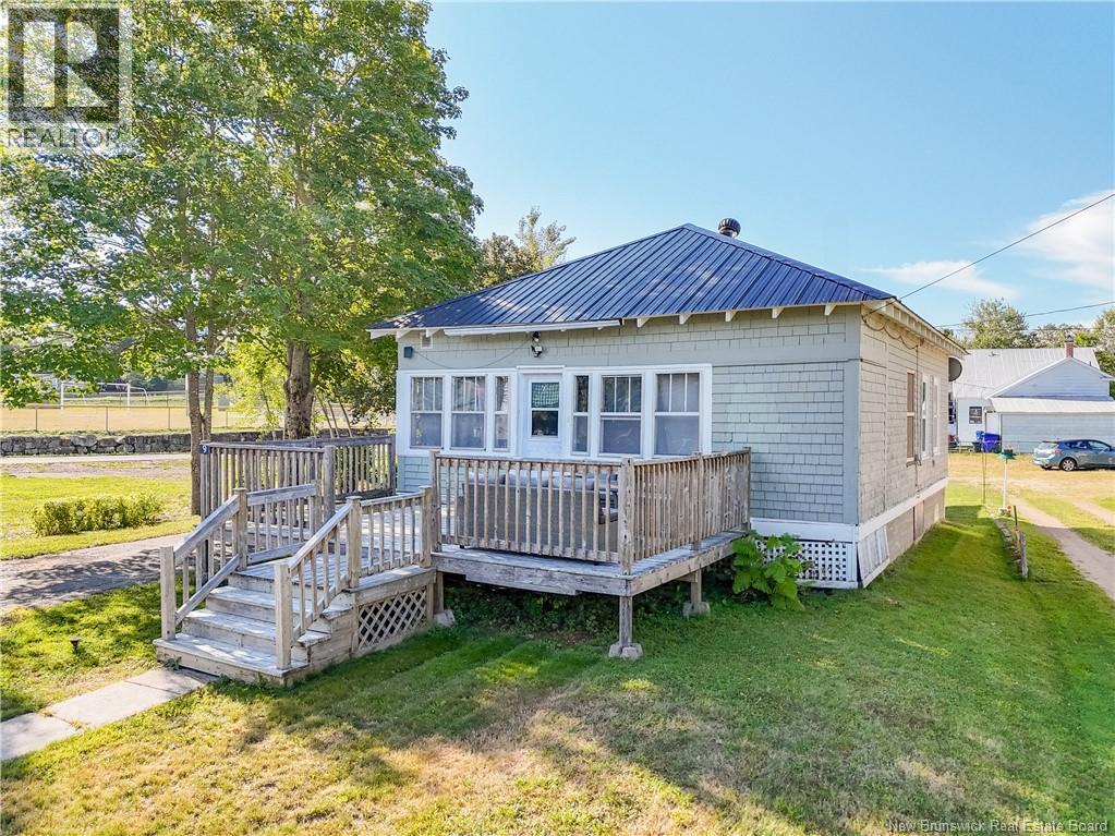 9 Elm Street, Mcadam, New Brunswick  E6J 1X5 - Photo 22 - NB126070