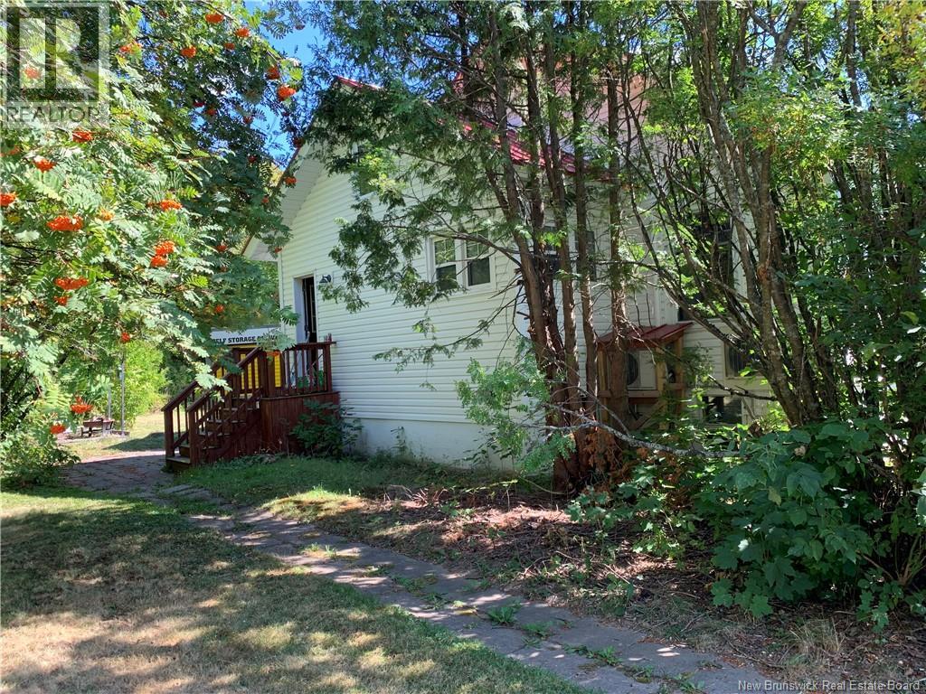 775 Murray Avenue, Bathurst, New Brunswick  E2A 1V3 - Photo 4 - NB126065