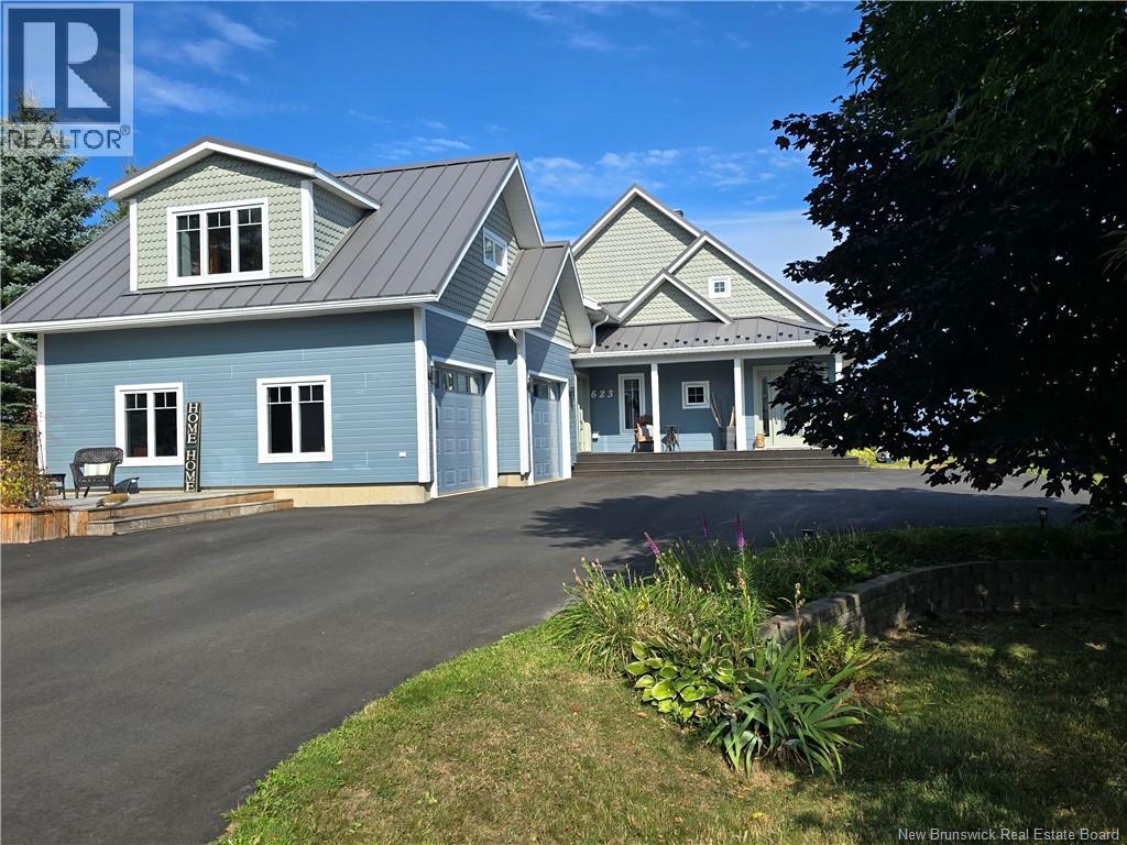 623 Baie Street, Beresford, New Brunswick  E8K 1X3 - Photo 2 - NB126081