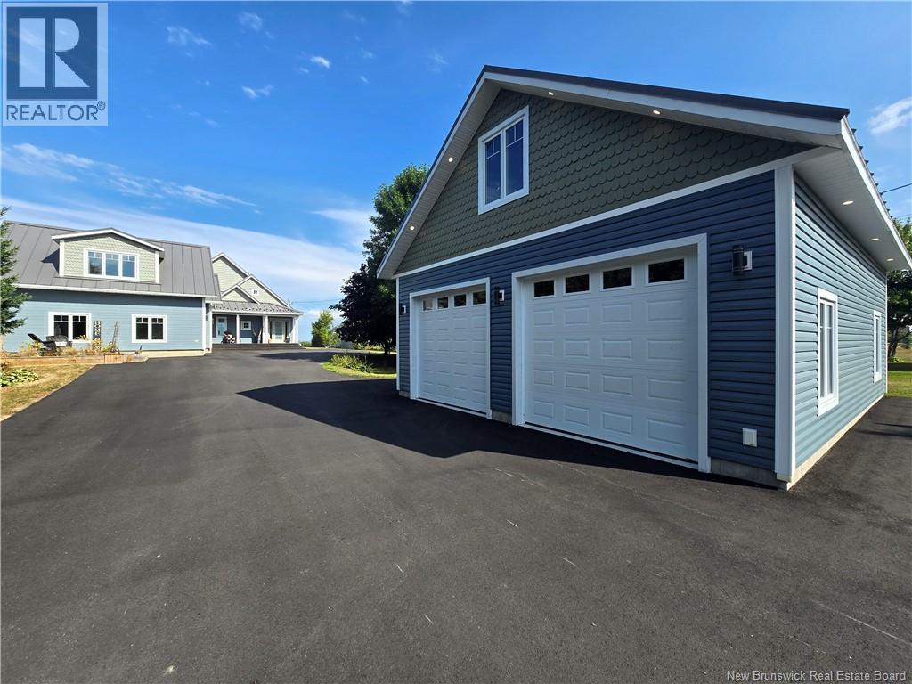 623 Baie Street, Beresford, New Brunswick  E8K 1X3 - Photo 3 - NB126081