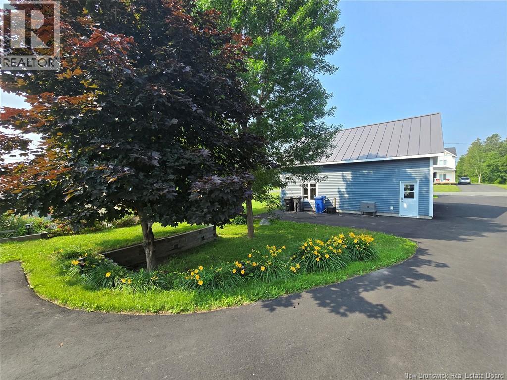 623 Baie Street, Beresford, New Brunswick  E8K 1X3 - Photo 4 - NB126081