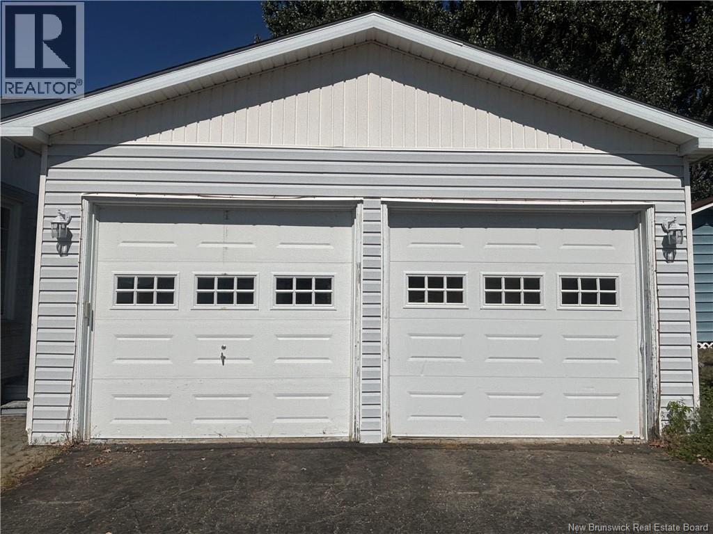 1610 St Peter Avenue, Bathurst, New Brunswick  E2A 3B1 - Photo 10 - NB126084