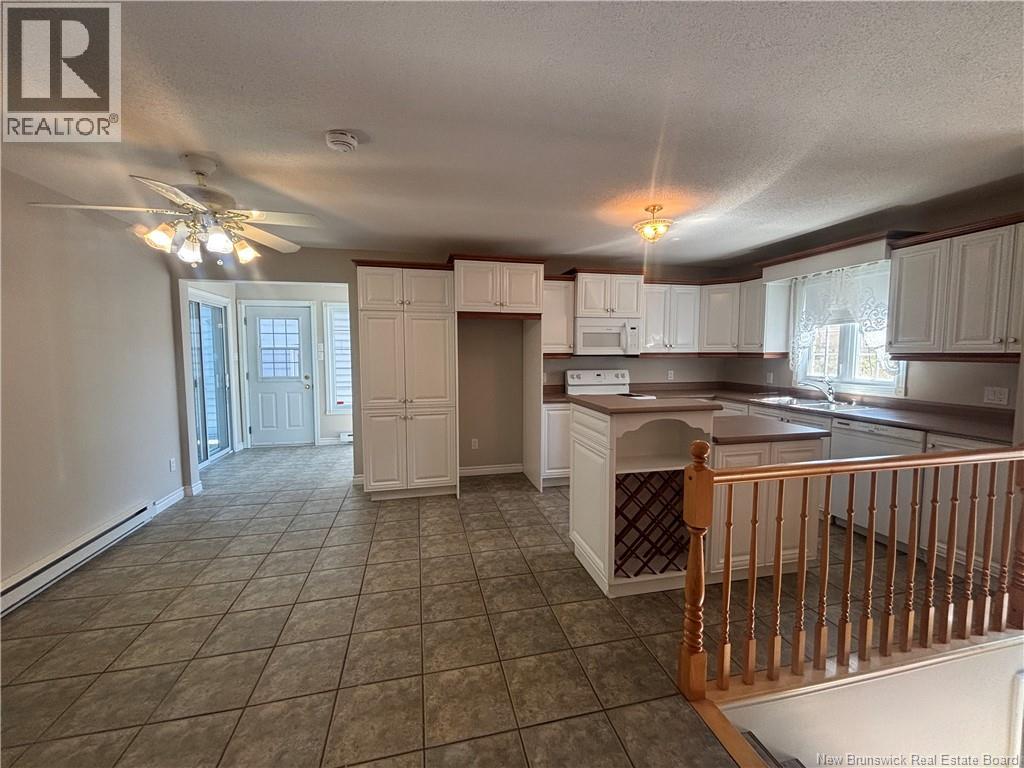 1610 St Peter Avenue, Bathurst, New Brunswick  E2A 3B1 - Photo 12 - NB126084
