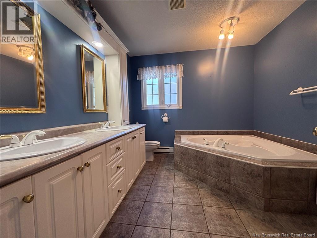 1610 St Peter Avenue, Bathurst, New Brunswick  E2A 3B1 - Photo 23 - NB126084