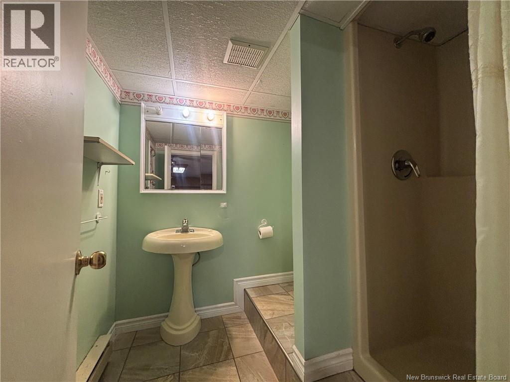 1610 St Peter Avenue, Bathurst, New Brunswick  E2A 3B1 - Photo 31 - NB126084