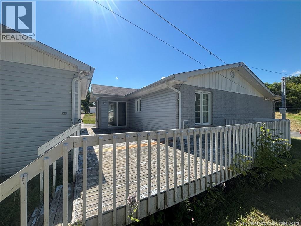 1610 St Peter Avenue, Bathurst, New Brunswick  E2A 3B1 - Photo 6 - NB126084