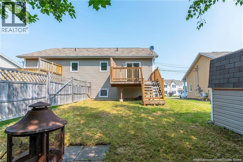 899 Bernard, Dieppe, New Brunswick  E1A 4A6 - Photo 10 - NB126117