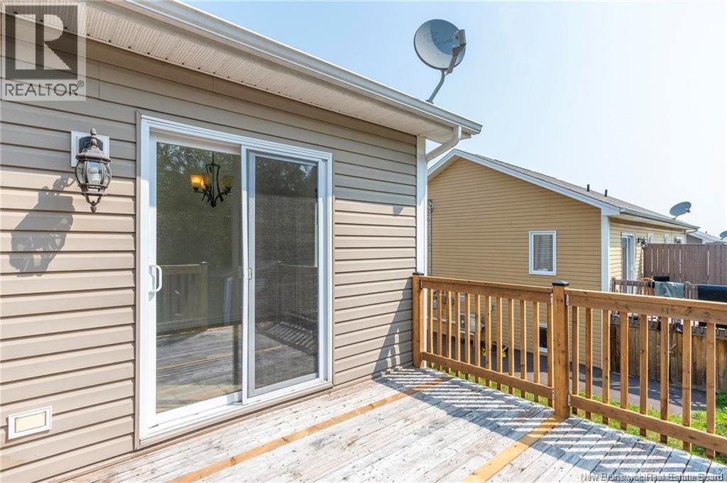 899 Bernard, Dieppe, New Brunswick  E1A 4A6 - Photo 7 - NB126117