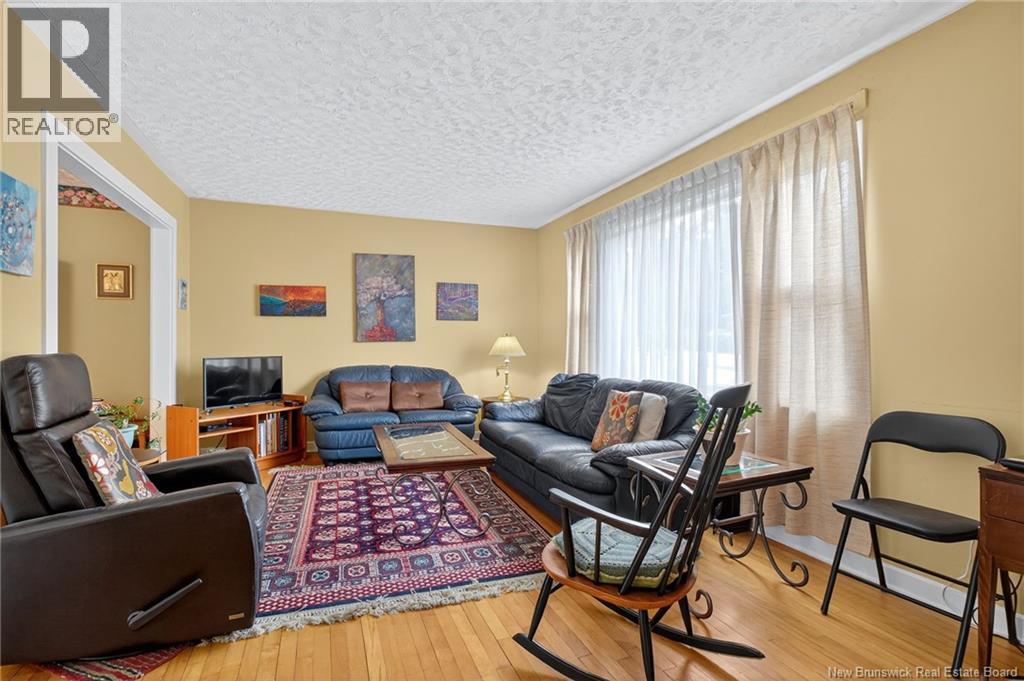 187 Macbeath Avenue, Moncton, New Brunswick E1C 6Z9 - Photo 2 - NB126123
