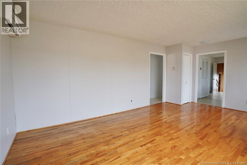 629 Rue Principale, Beresford, New Brunswick  E8K 1X6 - Photo 13 - NB125951