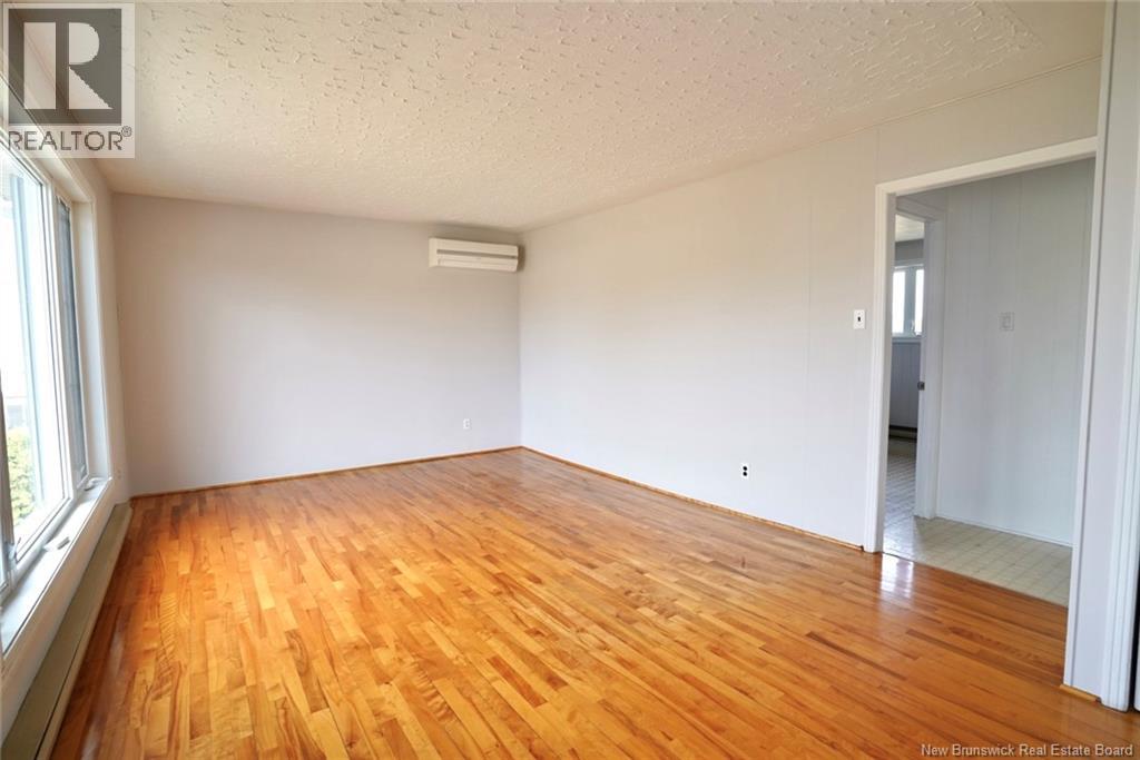 629 Rue Principale, Beresford, New Brunswick  E8K 1X6 - Photo 14 - NB125951
