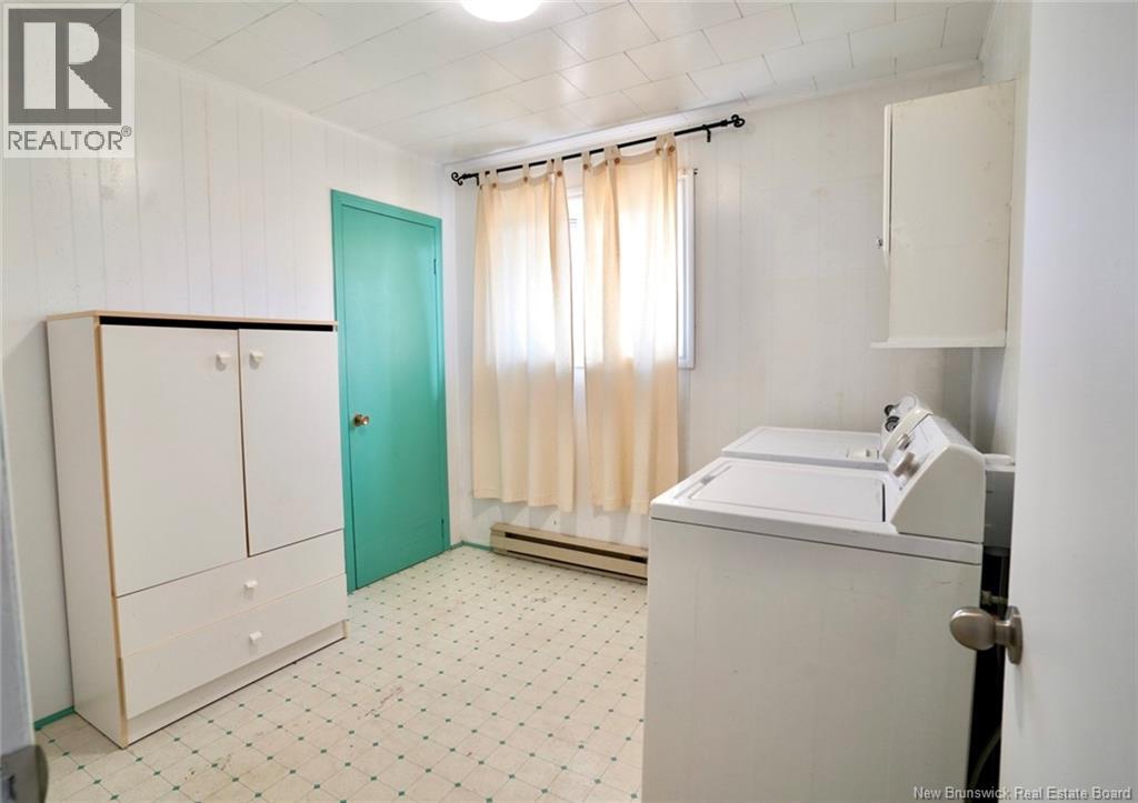 629 Rue Principale, Beresford, New Brunswick  E8K 1X6 - Photo 16 - NB125951