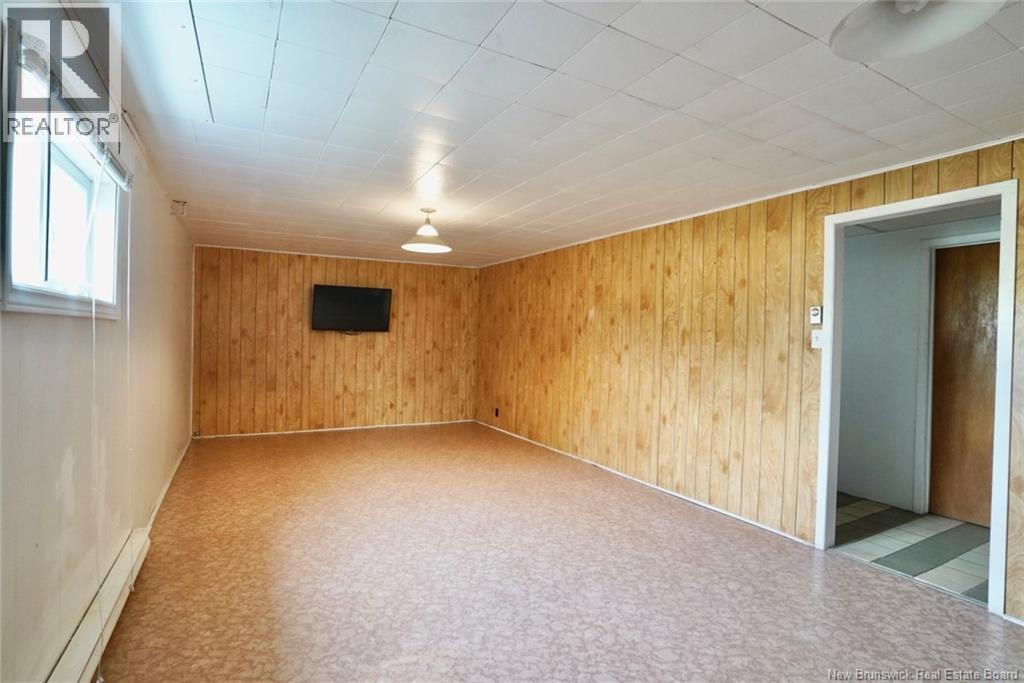 629 Rue Principale, Beresford, New Brunswick  E8K 1X6 - Photo 22 - NB125951