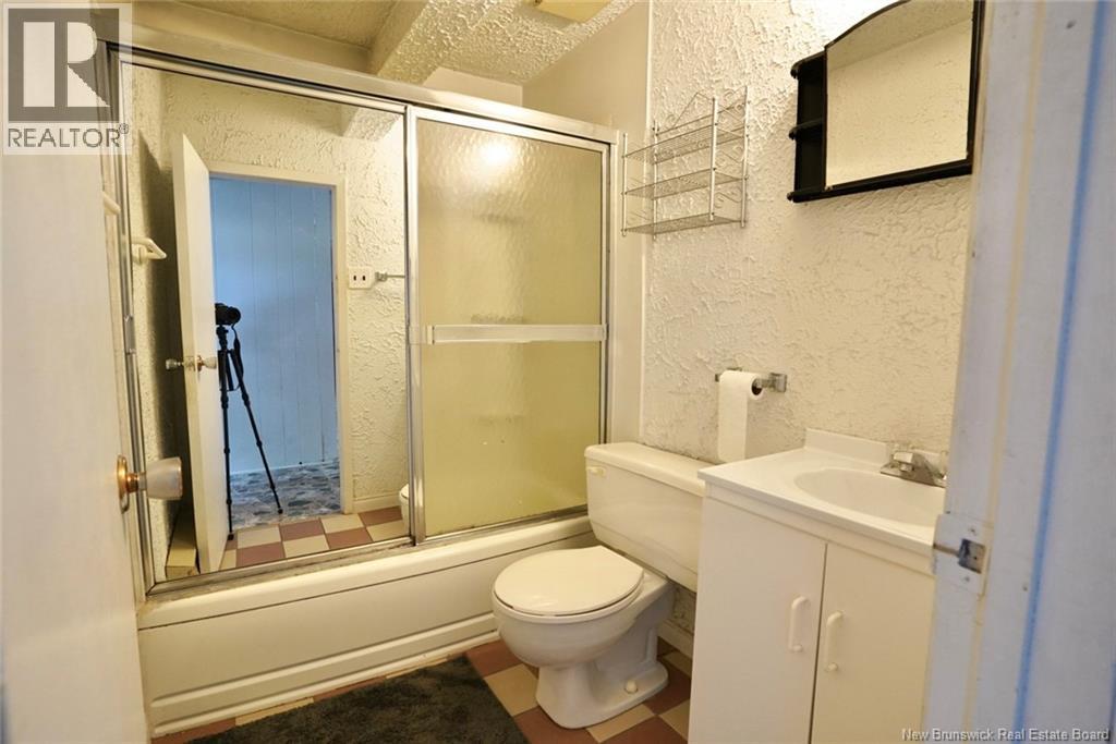 629 Rue Principale, Beresford, New Brunswick  E8K 1X6 - Photo 27 - NB125951