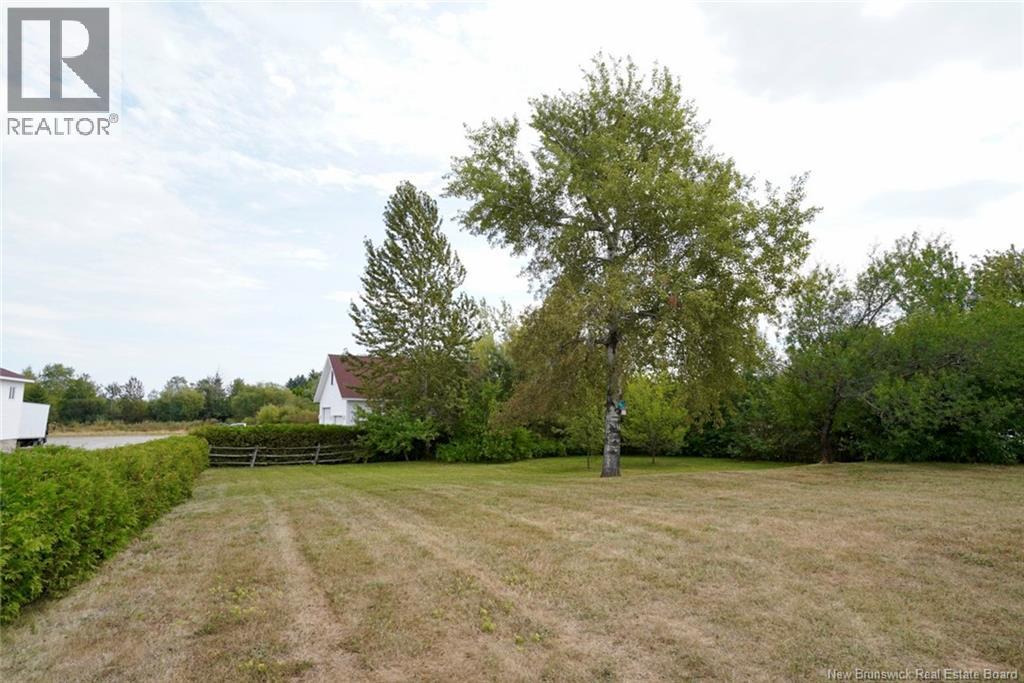 629 Rue Principale, Beresford, New Brunswick  E8K 1X6 - Photo 29 - NB125951