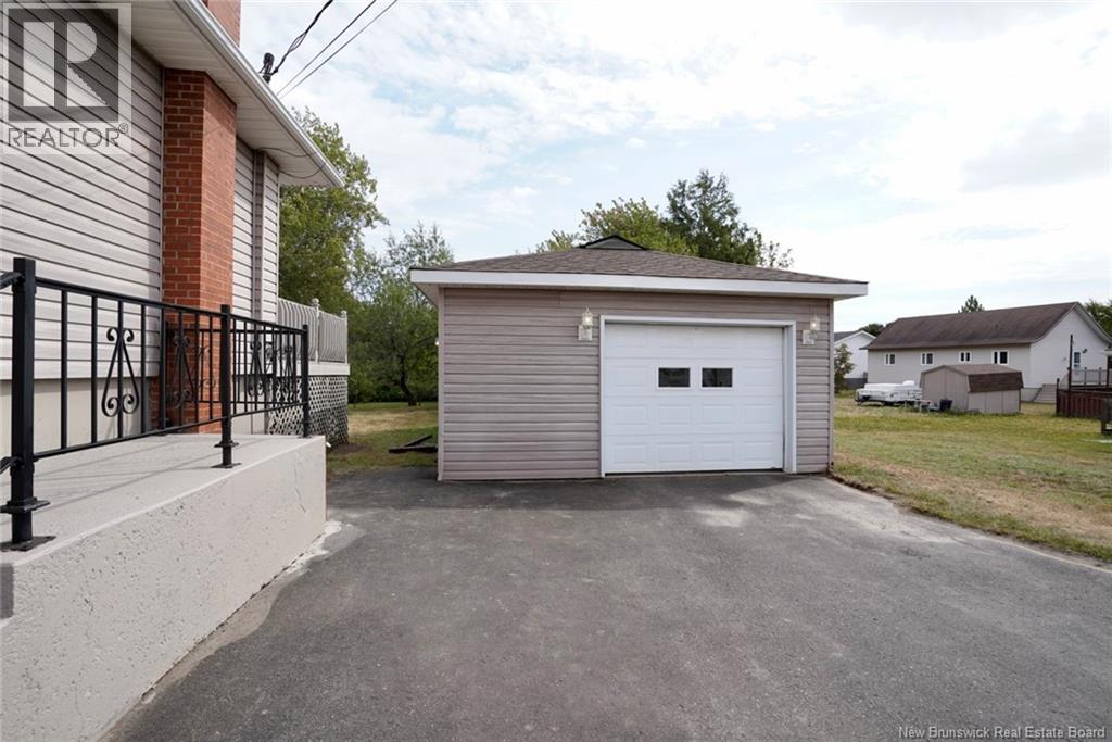 629 Rue Principale, Beresford, New Brunswick  E8K 1X6 - Photo 5 - NB125951