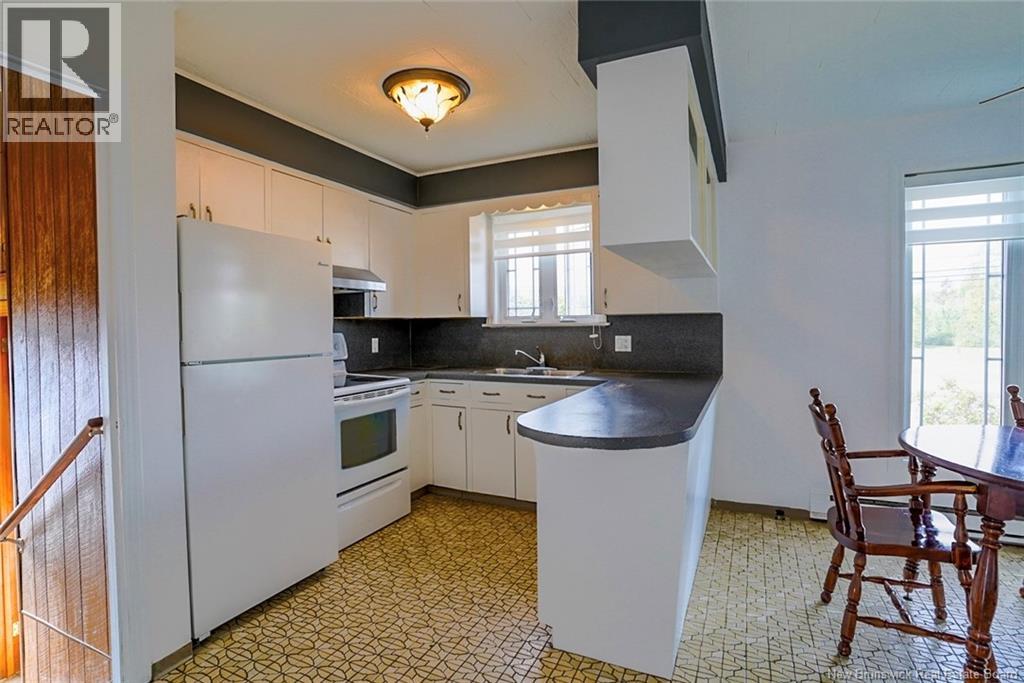 629 Rue Principale, Beresford, New Brunswick  E8K 1X6 - Photo 9 - NB125951