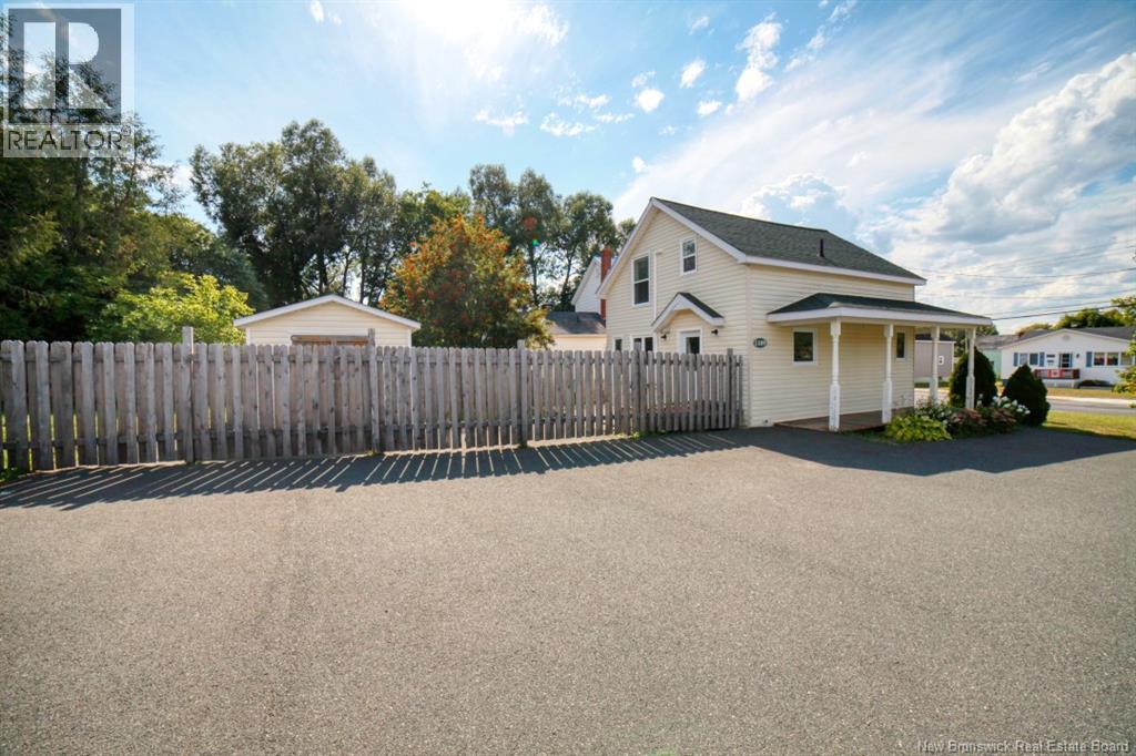 1109 King, Bathurst, New Brunswick  E2A 1S3 - Photo 4 - NB126142