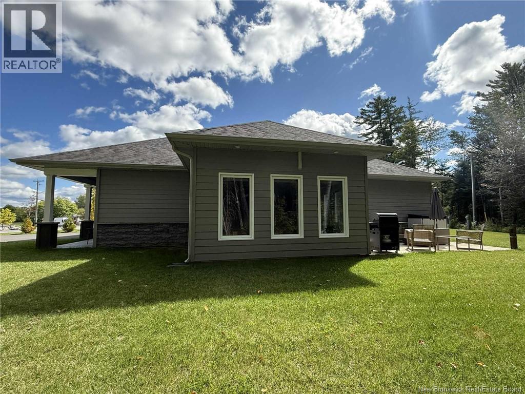 955 Main Street, Grand-Sault/grand Falls, New Brunswick  E3Z 2W3 - Photo 38 - NB126107