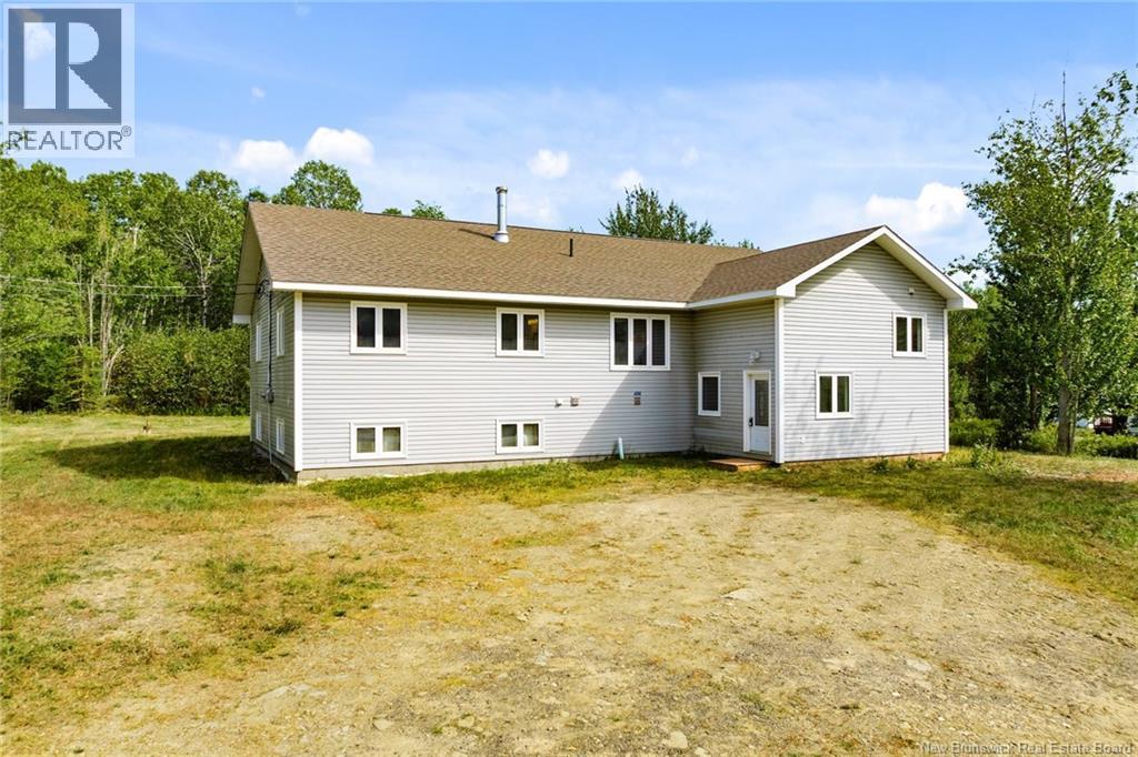 912 Pleasant Drive, Minto, New Brunswick  E4B 2V5 - Photo 2 - NB126254