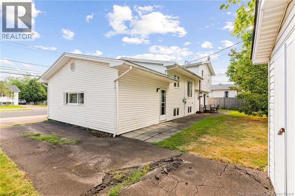 161 Hennessey, Moncton, New Brunswick  E1A 5P2 - Photo 41 - NB126062