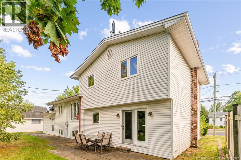 161 Hennessey, Moncton, New Brunswick  E1A 5P2 - Photo 43 - NB126062