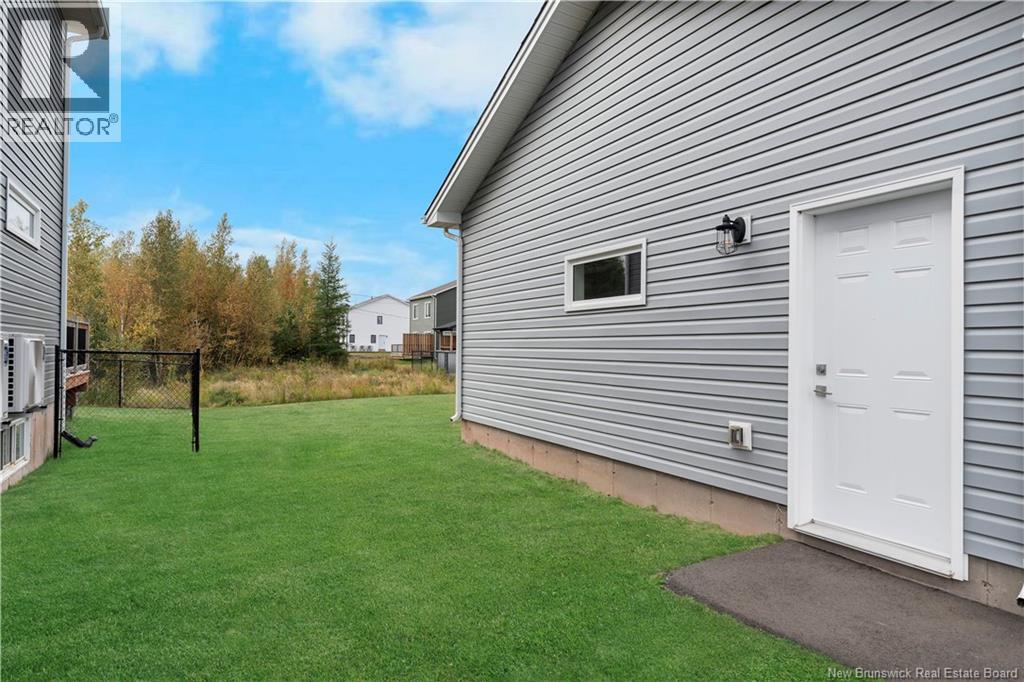 432 Maplehurst Drive, Moncton, New Brunswick  E1G 6C9 - Photo 3 - NB126000