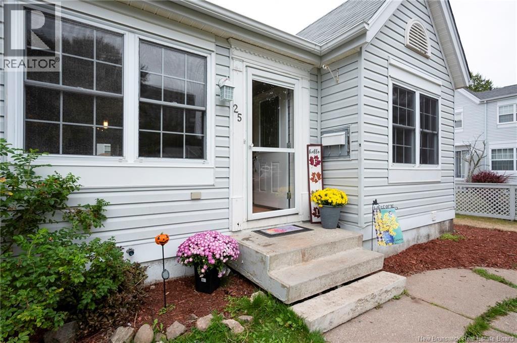 25 Brentwood, Saint John, New Brunswick  E2K 4S1 - Photo 1 - NB126204