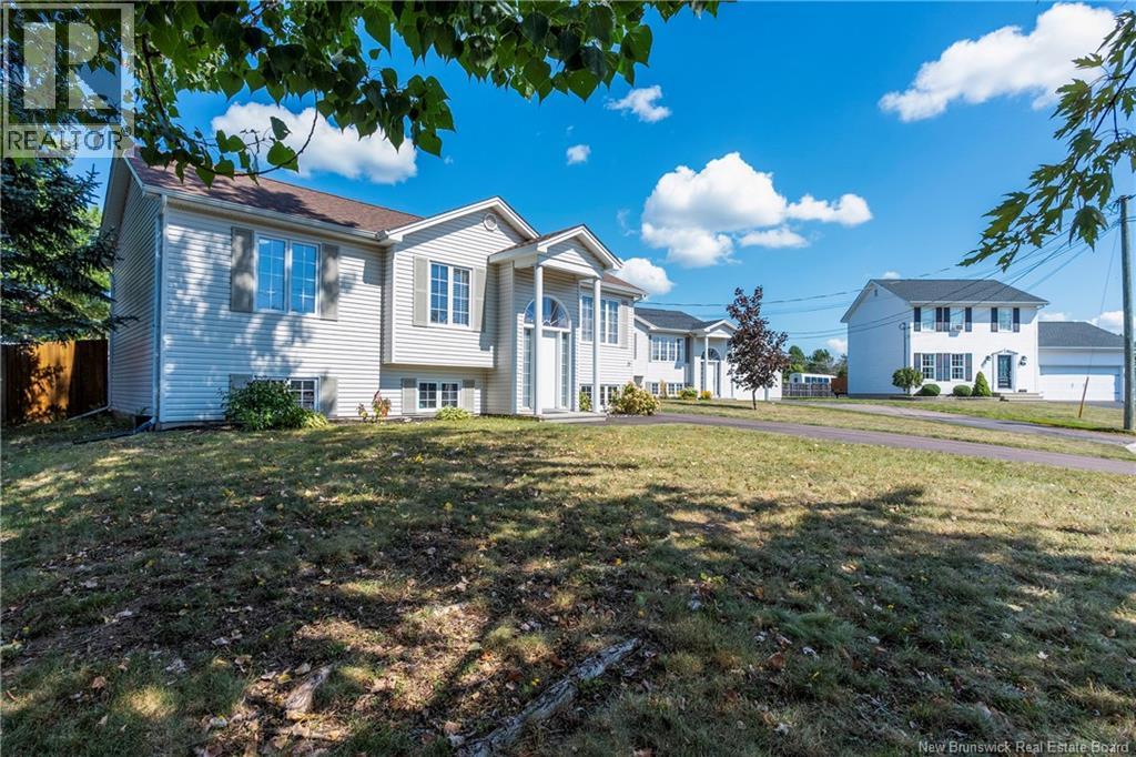 21 Bonavista Court, Moncton, New Brunswick  E1G 2H4 - Photo 3 - NB126214