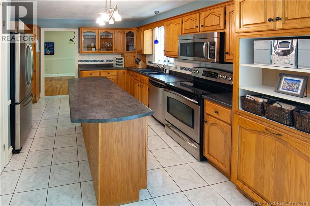 363 Glencairn Drive, Moncton, New Brunswick  E1G 1Y5 - Photo 6 - NB126262