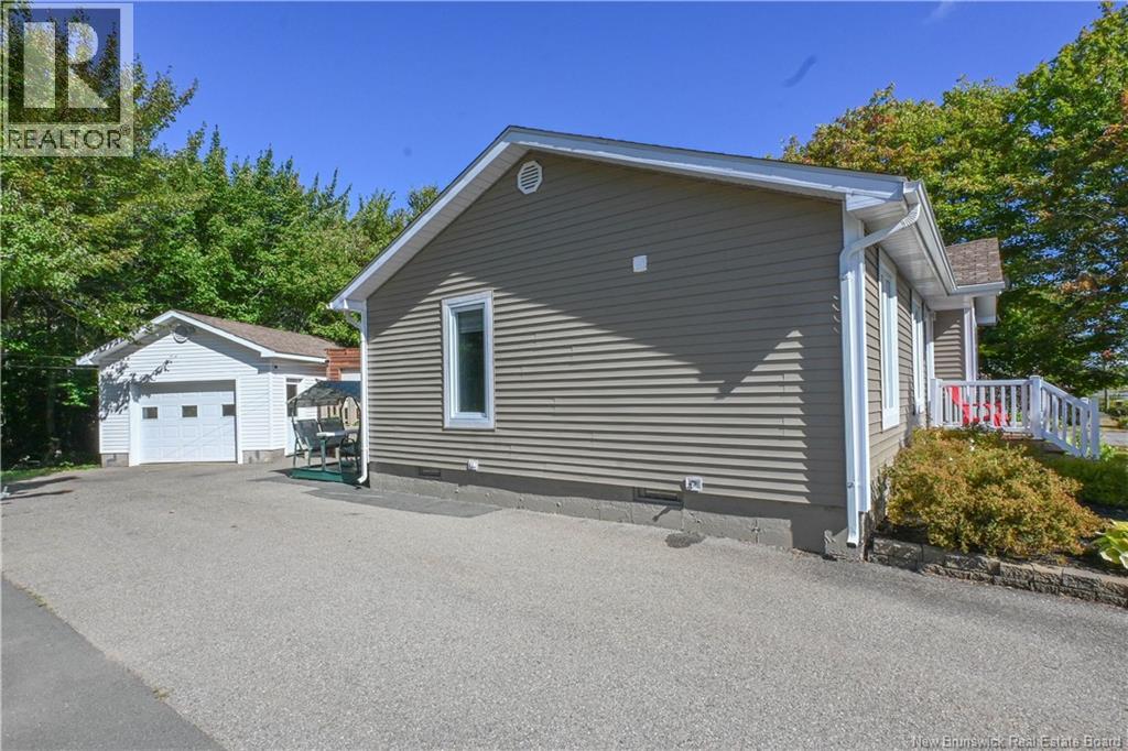 284 Rue Du Pêcheur N Street, Lamèque, New Brunswick  E8T 1K3 - Photo 7 - NB126374