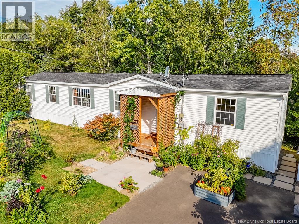 350 Governor Lane, Fredericton, New Brunswick  E3B 7L1 - Photo 2 - NB126187