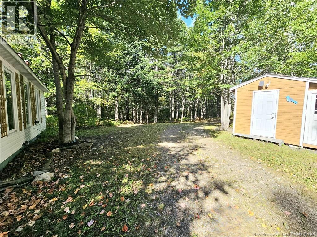 560cd Principale, Beresford, New Brunswick  E8K 2A8 - Photo 5 - NB126403
