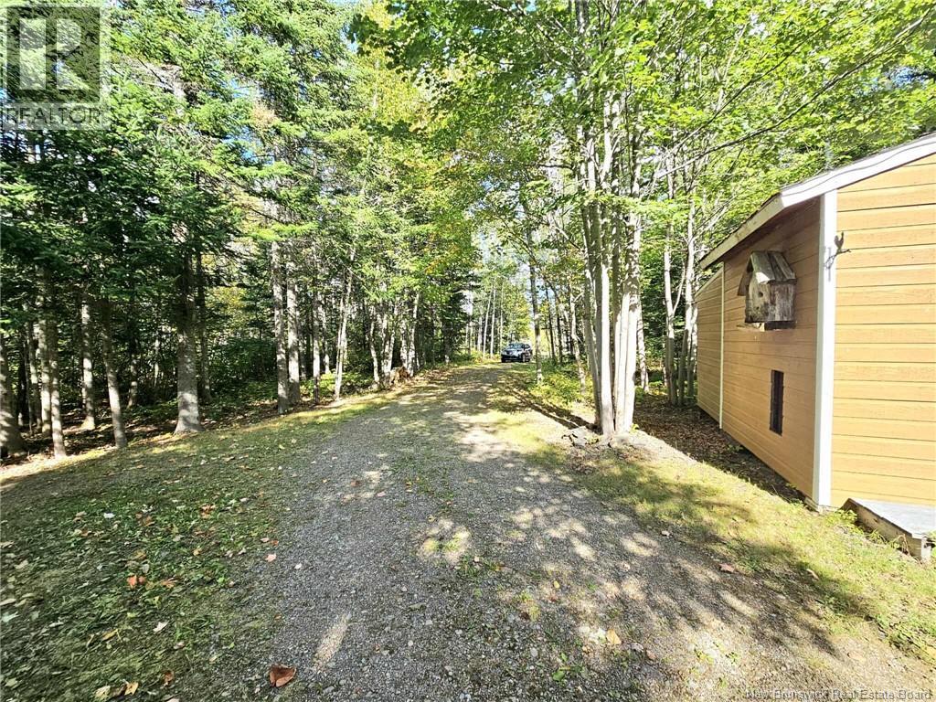 560cd Principale, Beresford, New Brunswick  E8K 2A8 - Photo 6 - NB126403