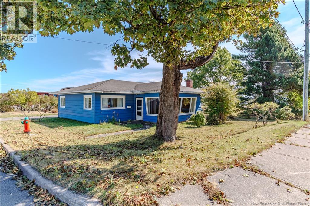6 Pine Street, Saint John, New Brunswick  E2K 3Z8 - Photo 2 - NB126415