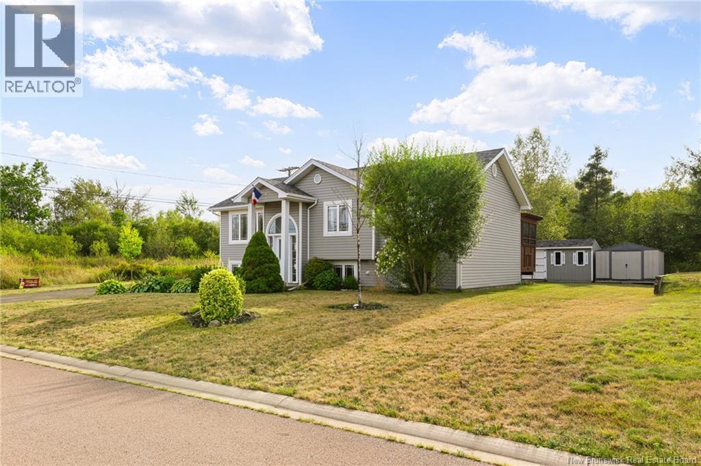 10 Adolphe, Dieppe, New Brunswick  E1A 8R8 - Photo 2 - NB126430