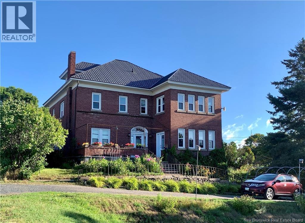 157 Renfrew, Dalhousie, New Brunswick  E8C 2H9 - Photo 2 - NB126202