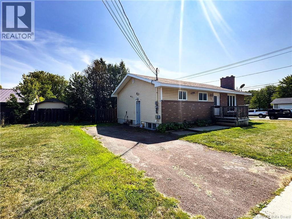 7 Carl Street, Moncton, New Brunswick  E1A 3R6 - Photo 2 - NB126424