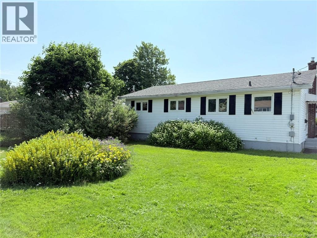 73 Weyburn Road, Moncton, New Brunswick  E1A 5M5 - Photo 3 - NB126644
