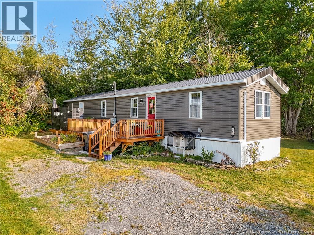 48 Douglas Crescent, New Maryland, New Brunswick  E3B 1Y8 - Photo 1 - NB125272