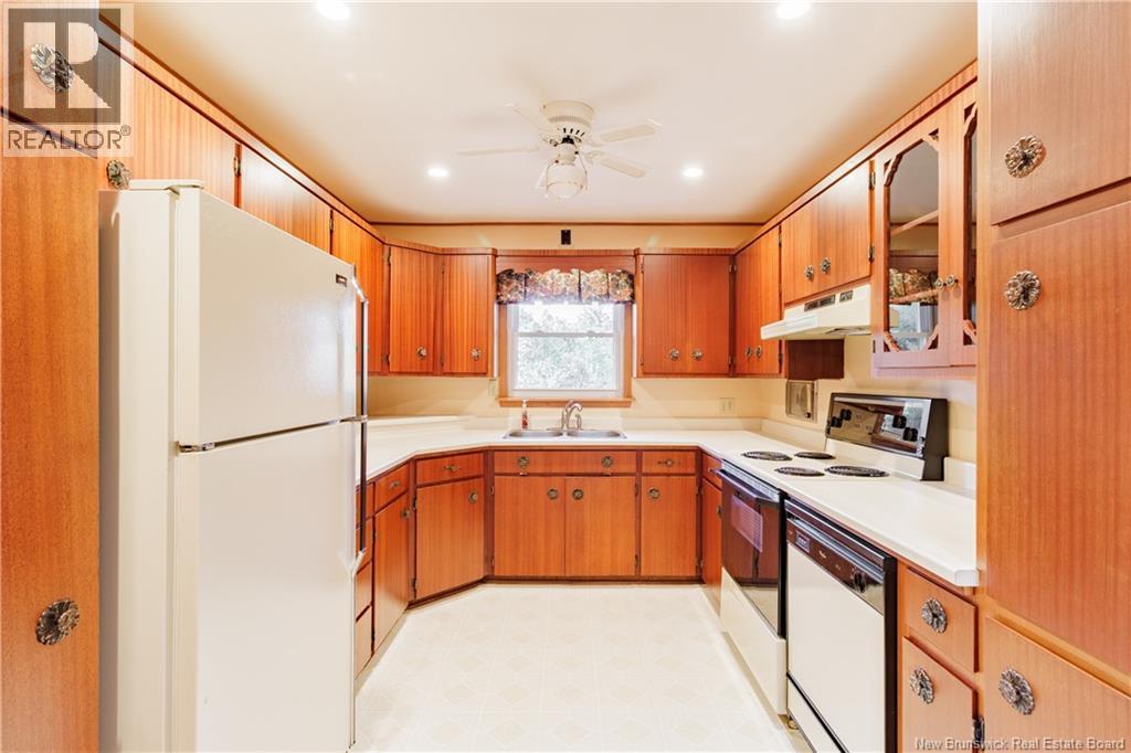 15 Coronation Court, Fredericton, New Brunswick E3A 4K3 - Photo 10 - NB126731