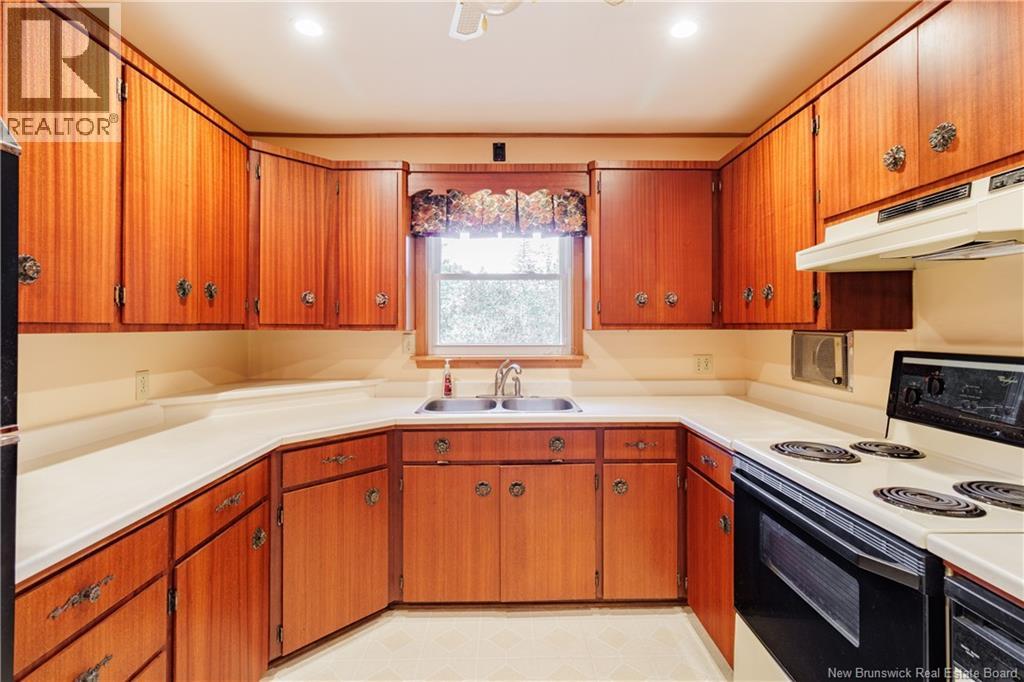 15 Coronation Court, Fredericton, New Brunswick E3A 4K3 - Photo 12 - NB126731